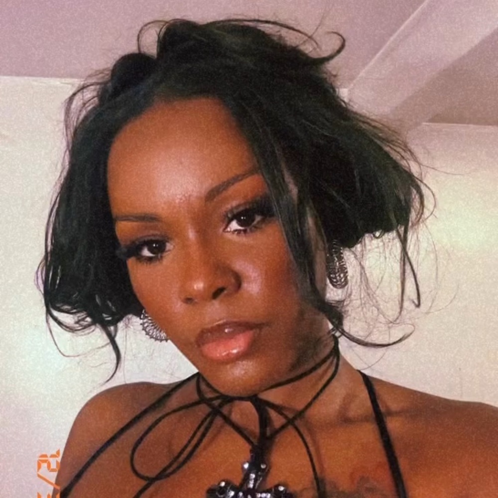 Meet your Posher, Alia